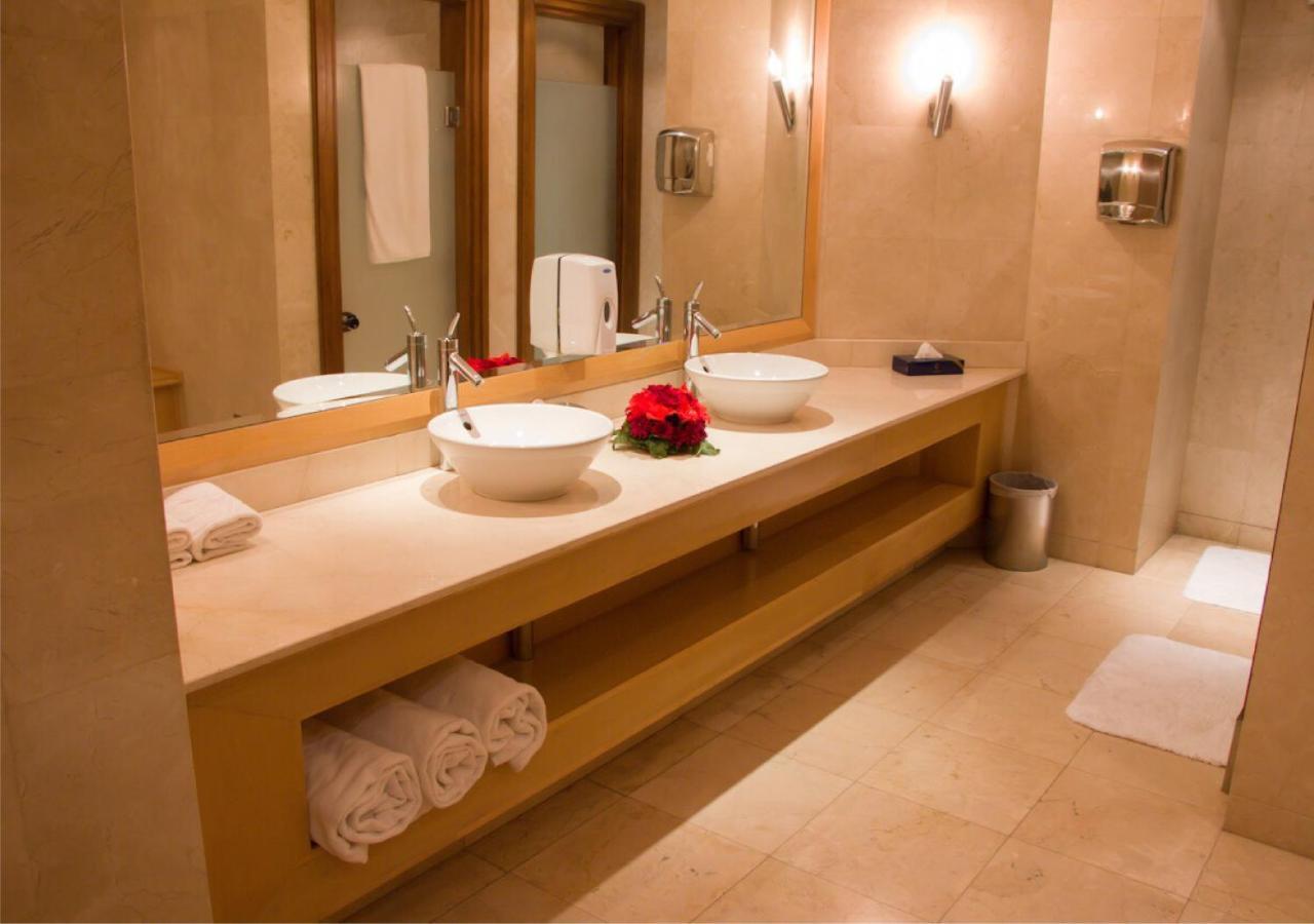 Le Royal Tower Hotel Kuwait City Exterior foto
